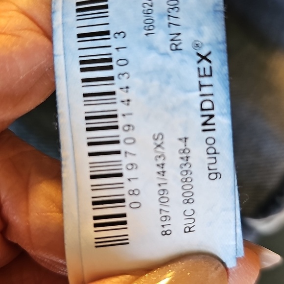 Zara Pleated Denim Frayed Hem Skirt. Size XS. Rear Zipper. - Picture 6 of 8